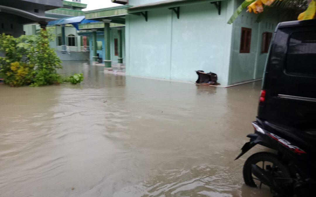 Banjir Melanda Desa Cisuru, Warga Terpaksa Mengungsi