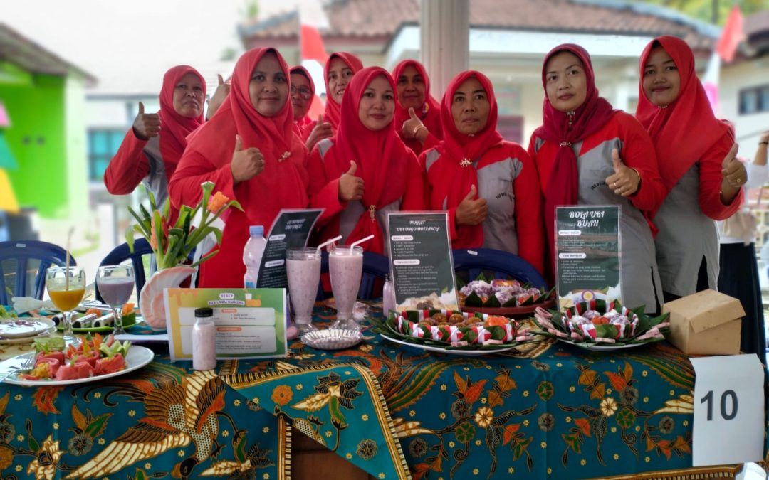 Bola-bola Ubi Buah dan Mozarella, Senjata Andalan PKK Cisuru di Ajang Lomba Kecamatan