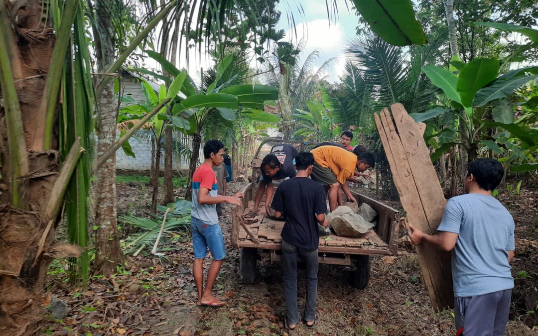 Gotong Royong Cisuru: Jalan Baru, Semangat Membara di Samping Gereja Cipaingan!