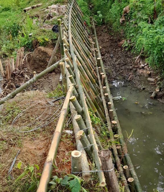 Gotong Royong Warga Banjareja Perbaiki Tanggul Sawah Blok 38 yang Jebol
