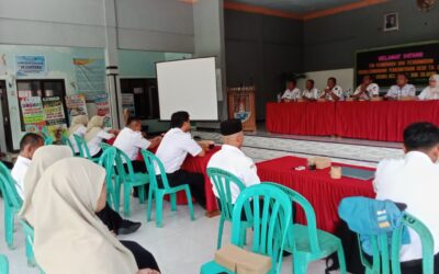 Tingkatkan Tata Kelola Administrasi, Tim Binwas Kecamatan Cipari Sambangi Desa Cisuru