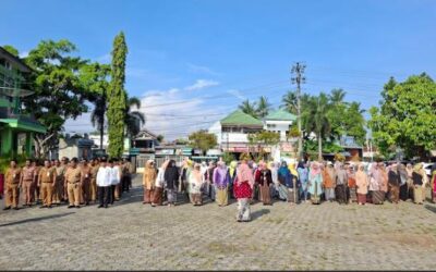 Semangat Emansipasi, Perangkat Desa Cisuru Ikuti Upacara Hari Kartini di Pendopo Cipari