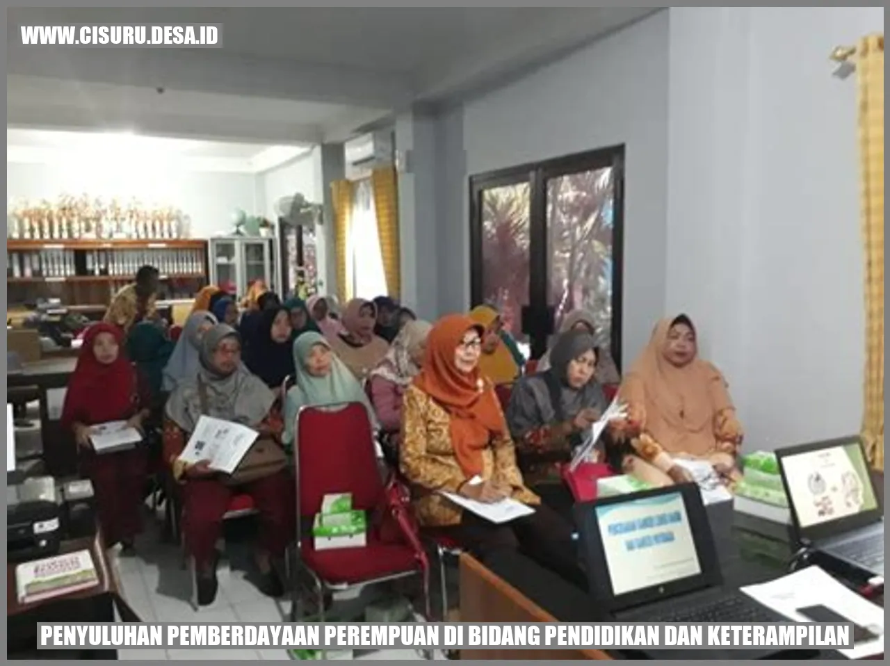 Penyuluhan Pemberdayaan Perempuan di Bidang Pendidikan dan Keterampilan